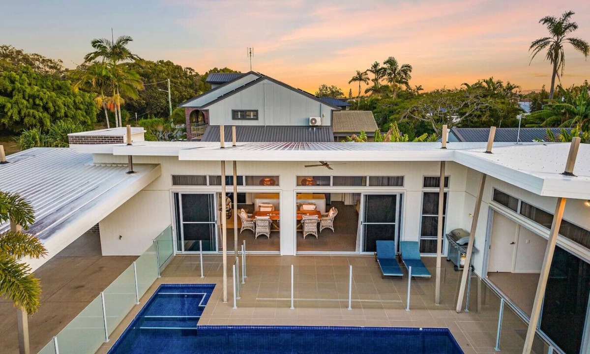 Pottsville House | Surfside Beach House - Ideal Family Getaway