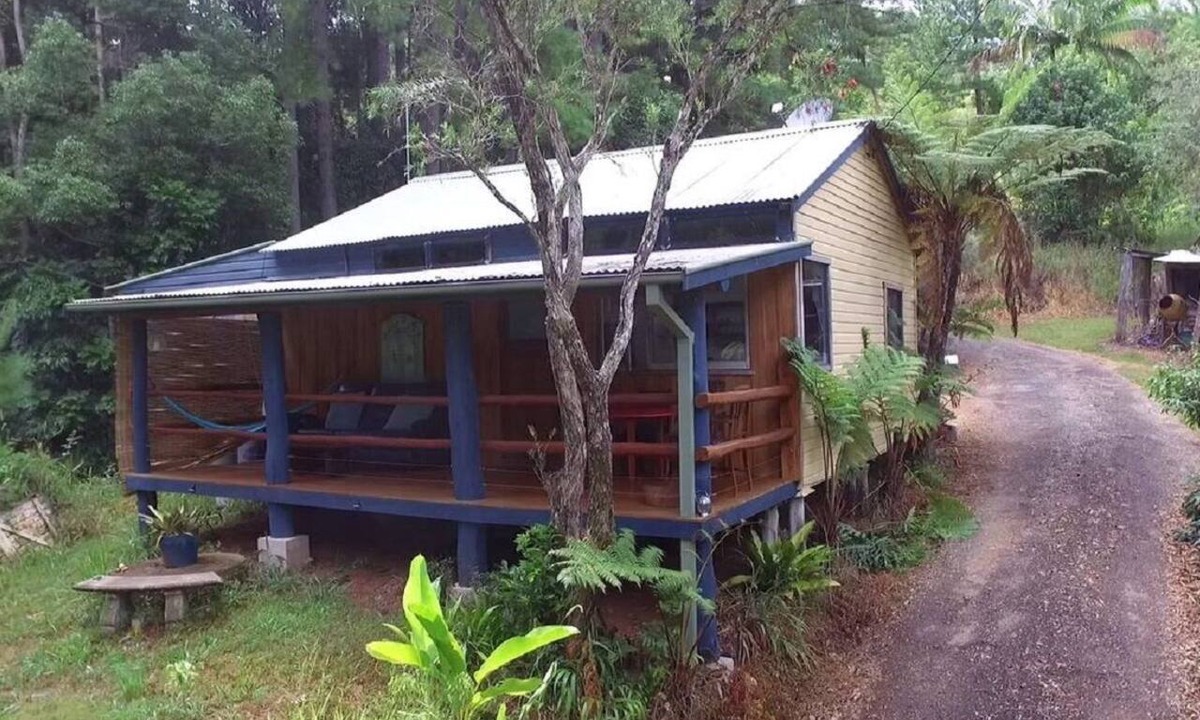 Upper Burringbar House | Sweetwater Cottage. A mountain retreat, just near the Rail Trail for riding.
