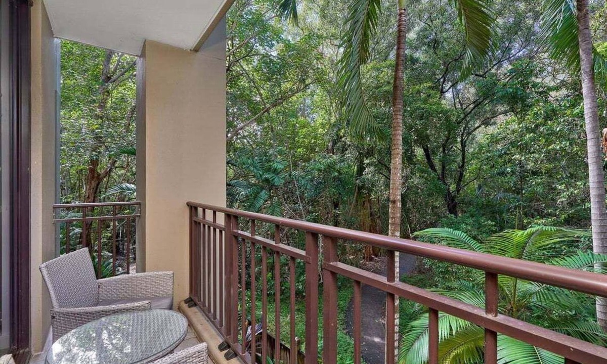 Palm Cove Resort | Temple Studio Room 215 Palm Cove