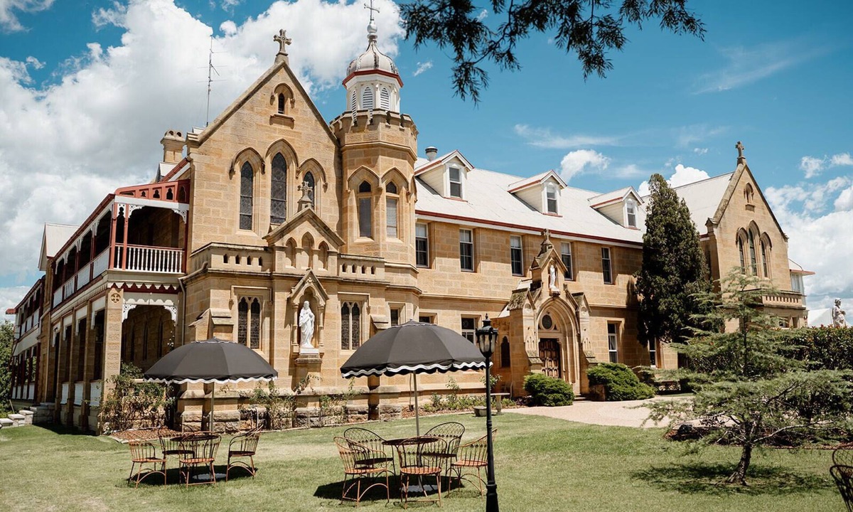 Warwick Hotel | The Abbey