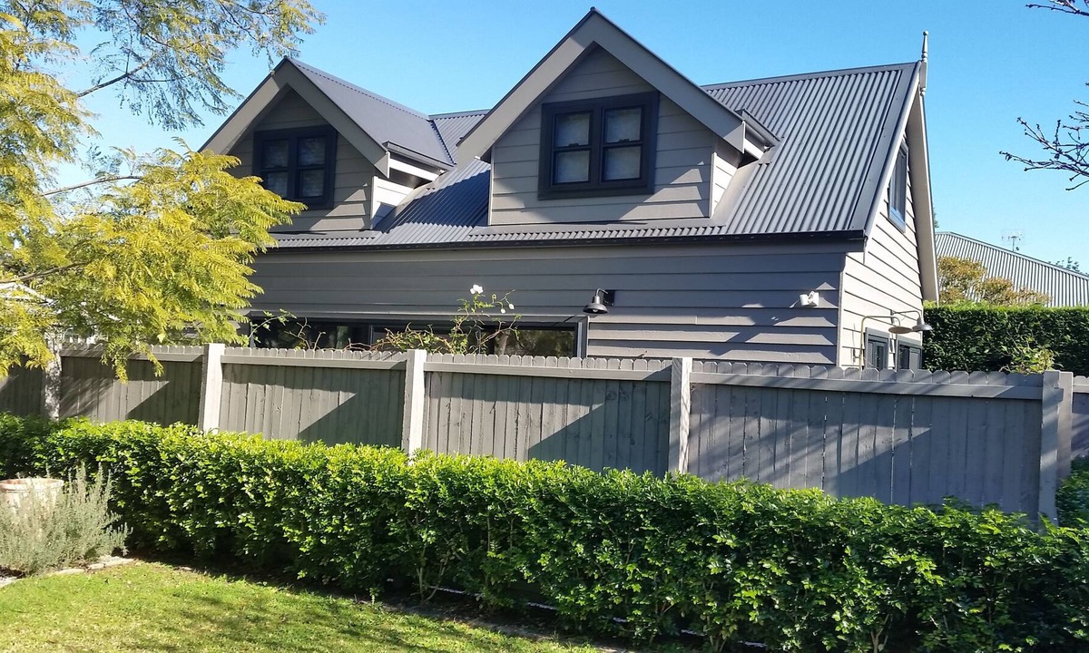 Berry House | The Barracks Cottage Barn - quiet land come away