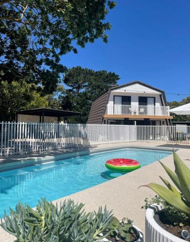 Carrickalinga House | The Coastal Oak - Pool Linen Pets Wifi
