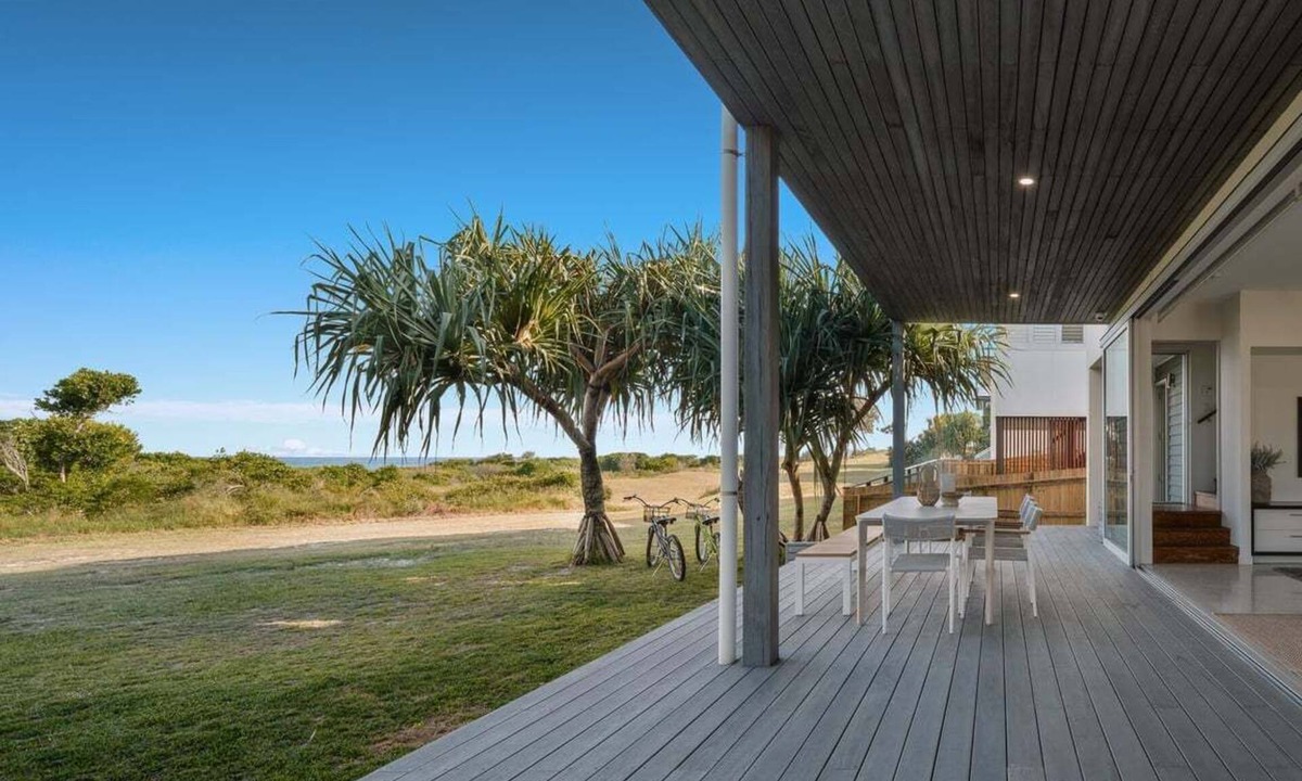 Pottsville House | The Dune House- Absolute Beachfront Escape