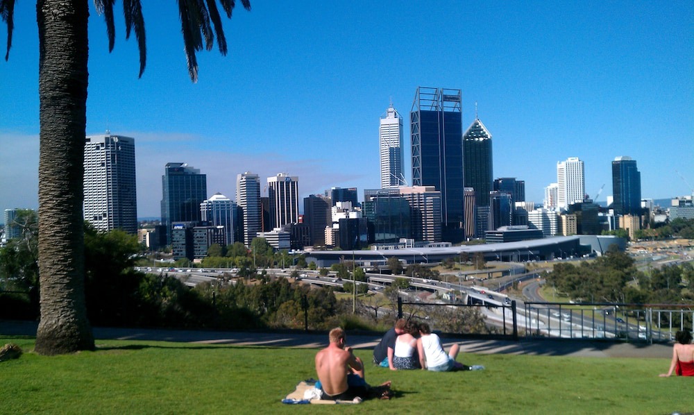 Perth Hotel | The Hive Hostel