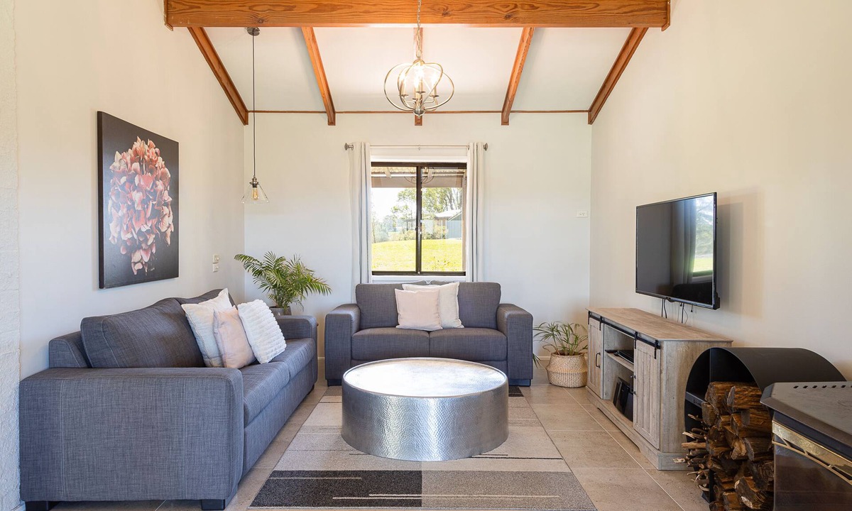 Pokolbin House | The Homestead @ Hunter Gleann- Relax and Unwined In Rustic Luxury.