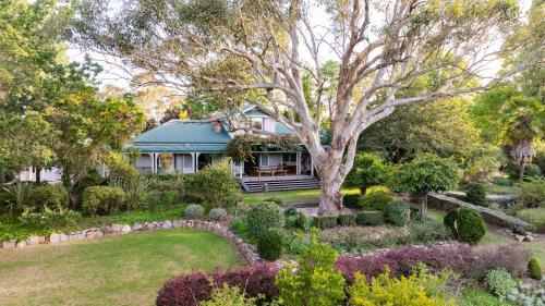 Tenterfield House | The main homestead at Glenrock Gardens