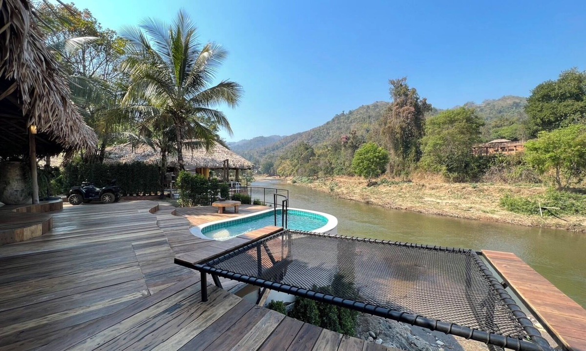 Ban Ton Lung Villa | The River Flows Kued Chang Camp