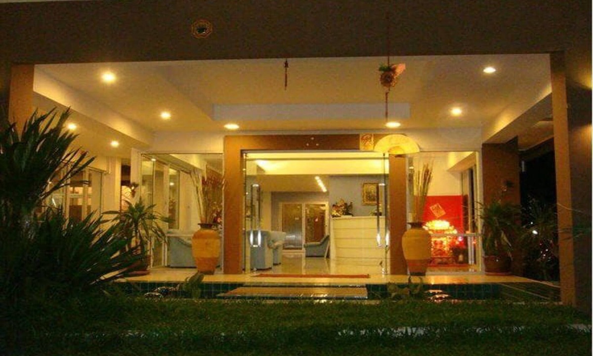 Chonburi Hotel | The Sky Condo
