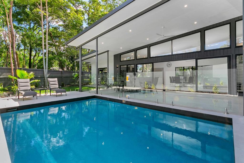 Clifton Beach House | Tiino Villa with Heated Pool Clifton Beach