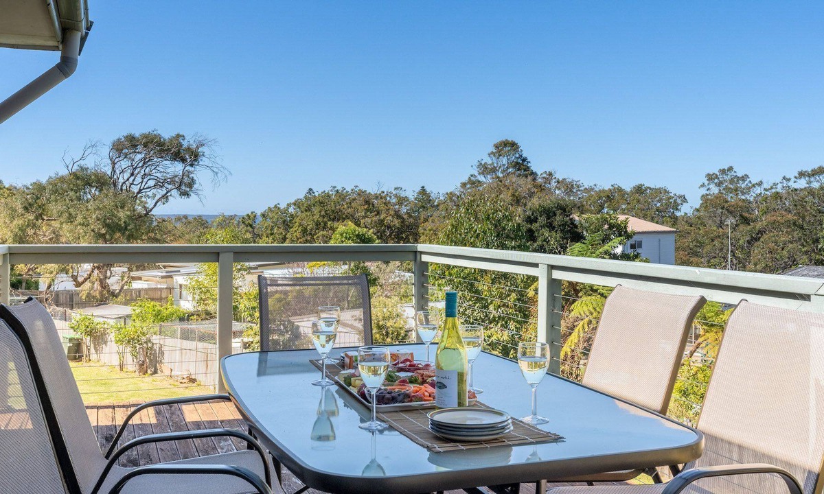 Culburra Beach House | Tranquil Views – Stay 3, Pay 2