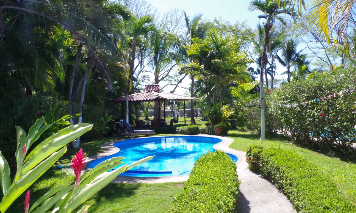 Tambor House | Tranquil Villa w/private Pool - 5 min walk to beach