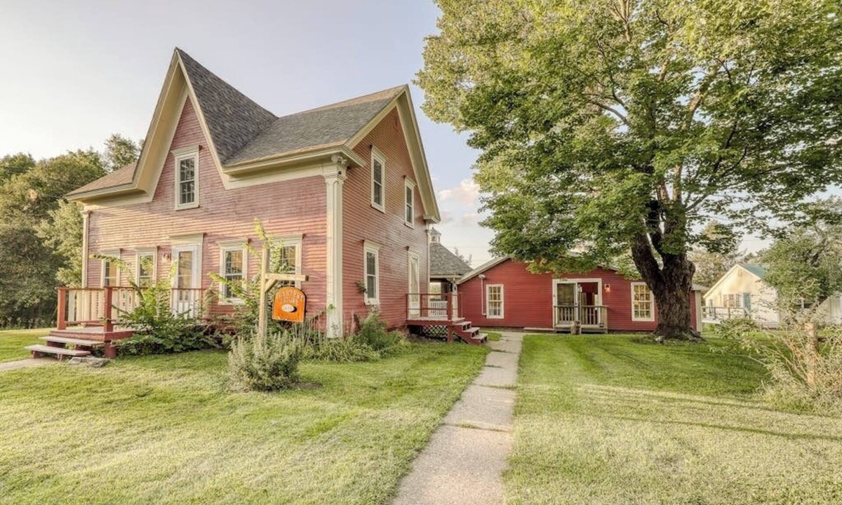 Stowe House | Two wonderful escapes with full kitchens, WiFi, private hot tub, & gas grill