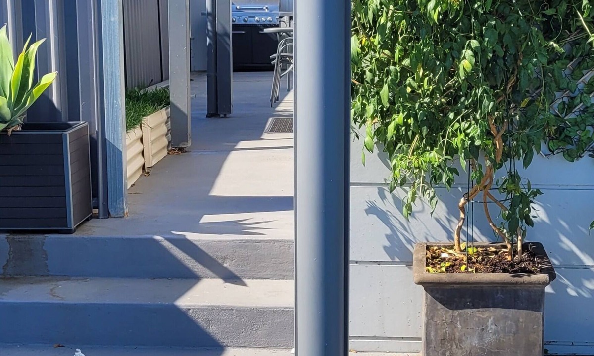 Harrington Apartment | UNIT 3 .PET-FRIENDLY .OPPOSITE WATER.GARAGE PARKING.LOWER LEVEL.