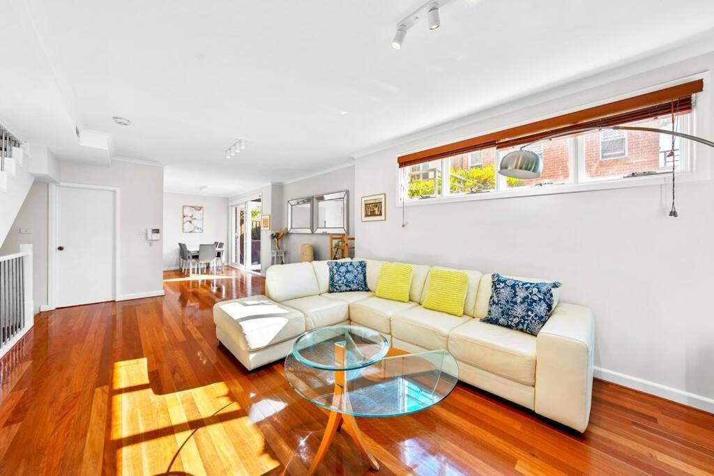 Chatswood Apartment | Urban Chic Chatswood 3BR Apartment