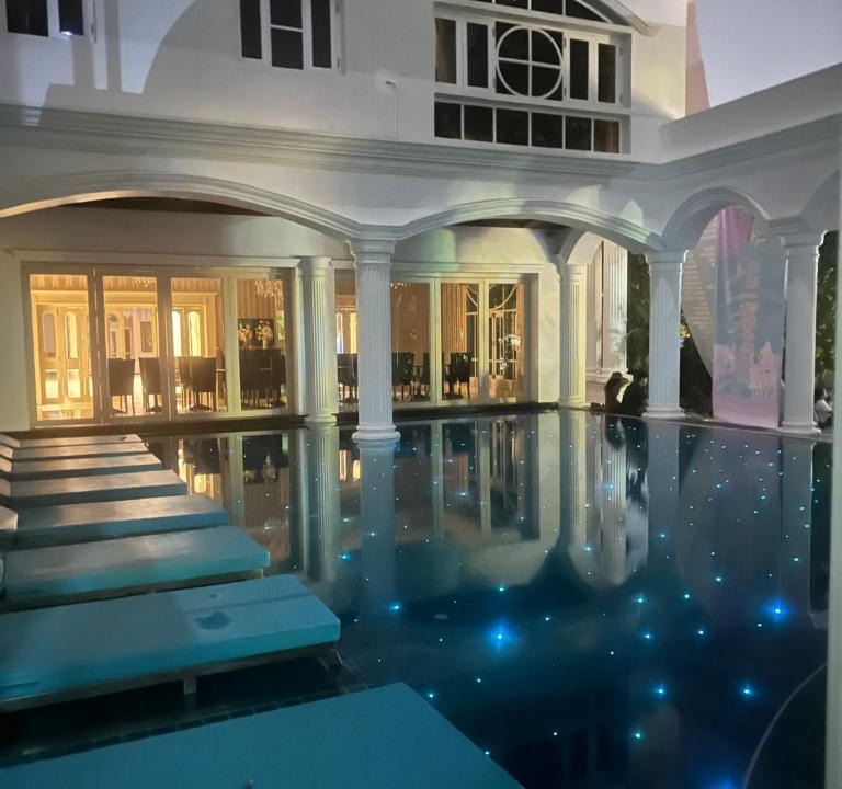 Chom Phon Hotel | V20 Boutique Jacuzzi Hotel