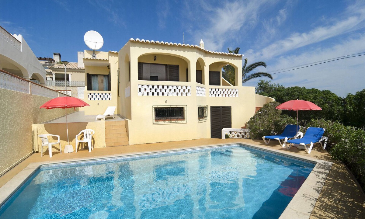 Praia da Luz House | Villa Beatriz, private pool, walking to beach