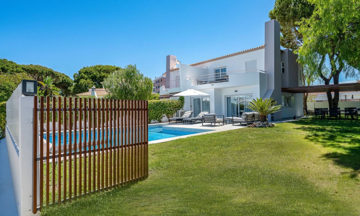Vilamoura Ski Chalet | Villa Celeste by SAPvillas
