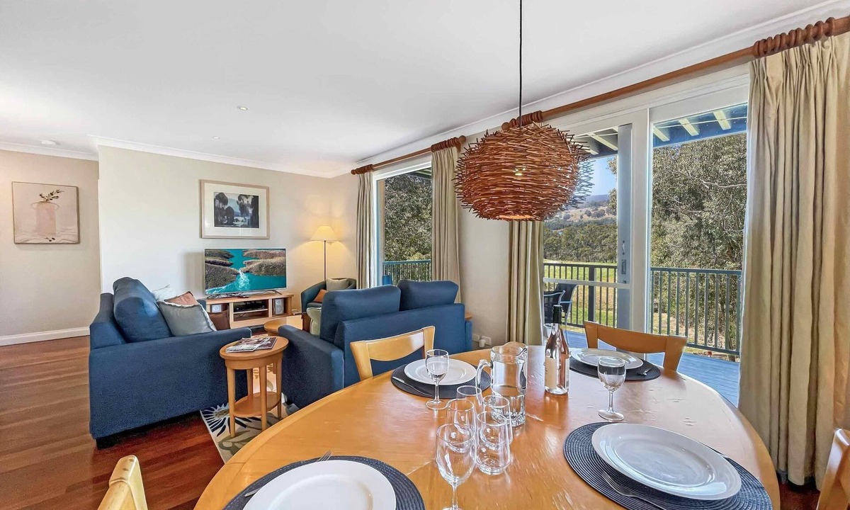 Pokolbin Villa | Villa Grenache - Resort-style 2 bedroom, 2 bathroom villa with vineyard views