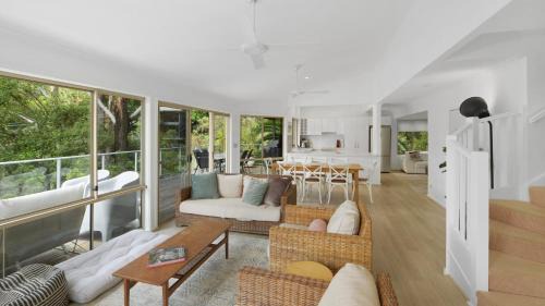 Avoca Beach House | Villa Luna - Pet Friendly Retreat