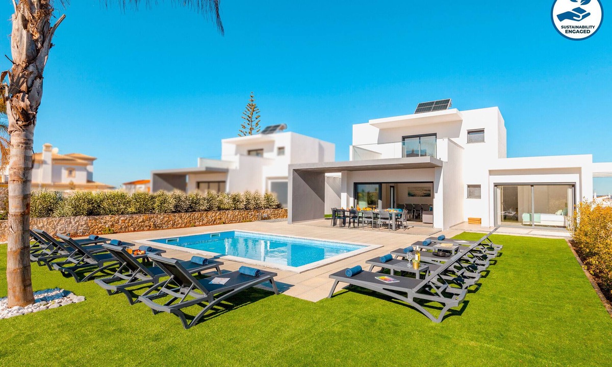 Castelo Villa | Villa w/Heatable Pool and BBQ in Albufeira