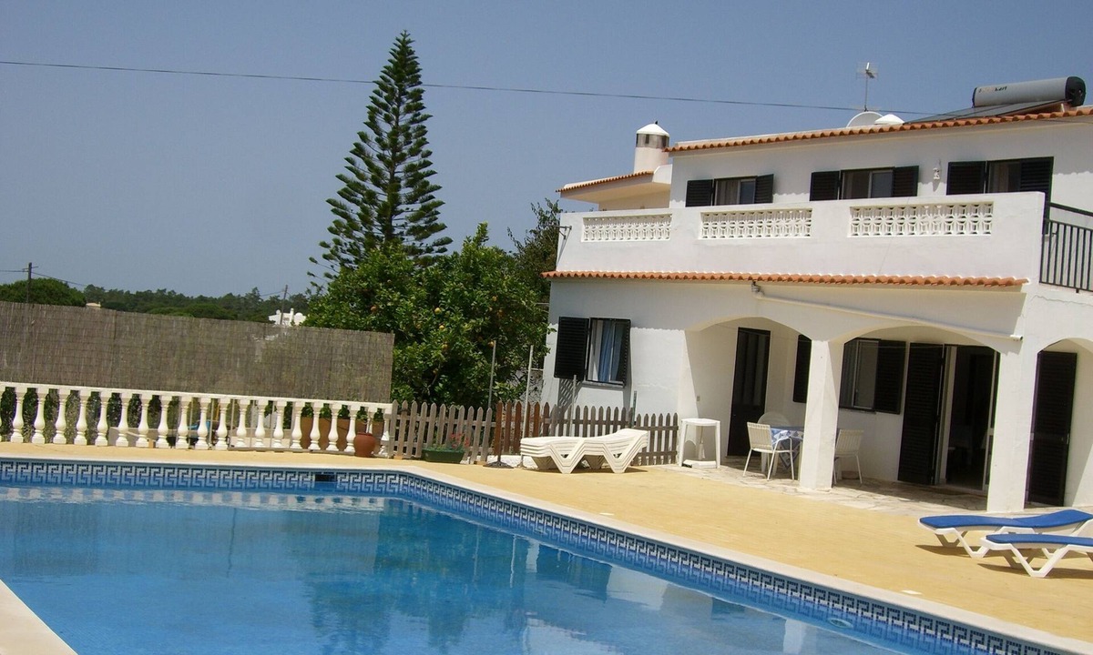 Caramujeira Villa | Villa With A Olympic Size Pool And Lovely Countryside Views