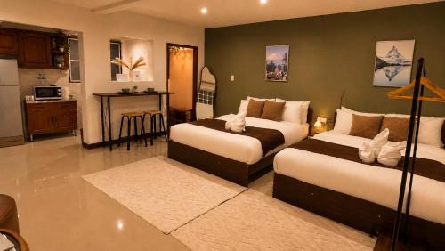Pratunam Apartment | Vintage Time tunnel - 3 Queen beds - PhayaThai BTS