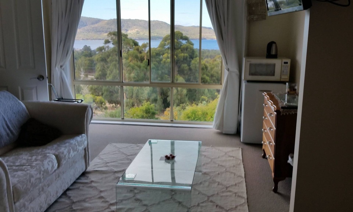 Margate Bed & Breakfast | Waterview Gardens B&B