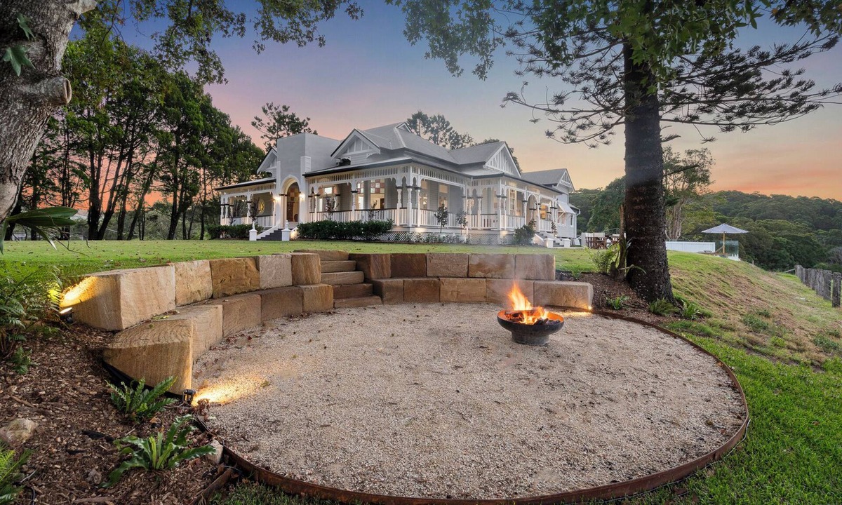 Cudgera Creek House | Yarrum Downs House - Luxury Farmstay - 5 min to beach
