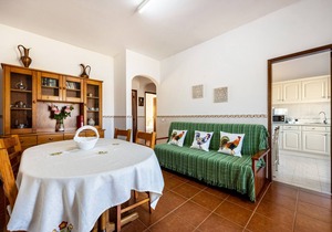Apartment Villas Brites nº1 with Shared Pool, Shared Garden, Terrace & Wi-Fi