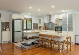 Birdsong @ Smiths Lake is the ideal setting to relax in this home-away-from-home amongst the chantin