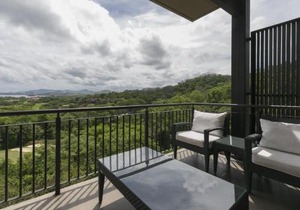Cozy 1BR Condo with Partial Ocean View - Roble Sabana - Reserva Conchall