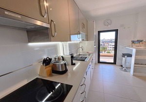 Luxury 1 Bedroom w/Communal Pool & Great Views, WiFi, Close to Marina & Beach