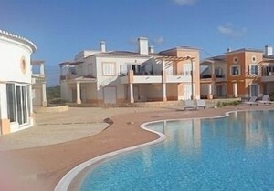 Luxury 3 Bedroom Townhouse, With Shared Pool And Fabulous Sea Views.