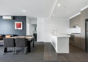 Private Apt in the heart of Southport