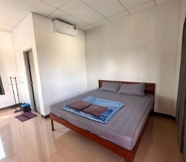 Mae Chedi Mai Hostel | บ้านนวลกา