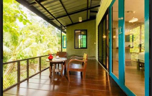 Pak Tho House | สุขใจบ้านไร่ at baannever