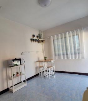 Ongkharak Hostel | หลังมอ อพาร์ตเมนต์สามสาว