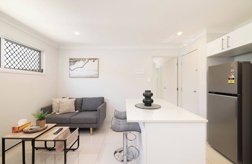 Rocklea Apartment | 1 Bdr Apt w/AC | Covered Parking | 516F1