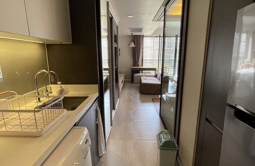 Bangkok Central Business District Condo | 10 mins to Terminal21! 4 Pax Group condo with Pool&Gym