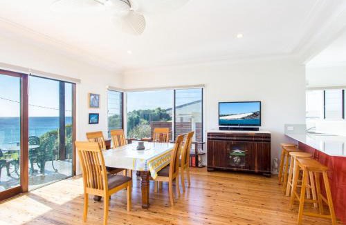 Forster House | 18 Cliff Road