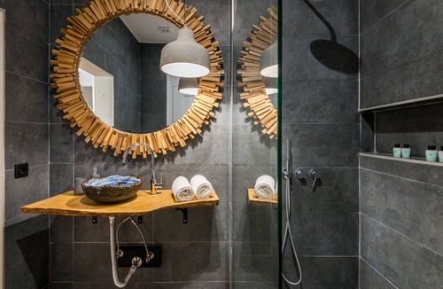 Nossa Senhora do Populo Bed & Breakfast | 19 Tile Ceramic Concept - by Unlock Hotels