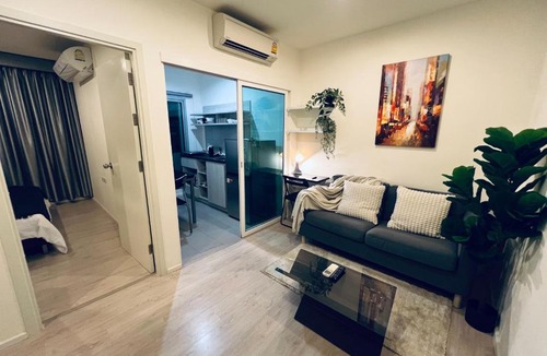 Thon Buri Apartment | 1BR Walk 1min to BTS 3min Mall Tapra WiFi 500MB