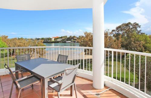 Mooloolaba Apartment | 2 BD spacious apartment in Parkyn Parade with water views.