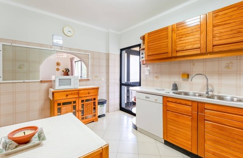 Vilamoura Apartment | 2 BDR Flat With Pool in Vilamoura by LovelyStay