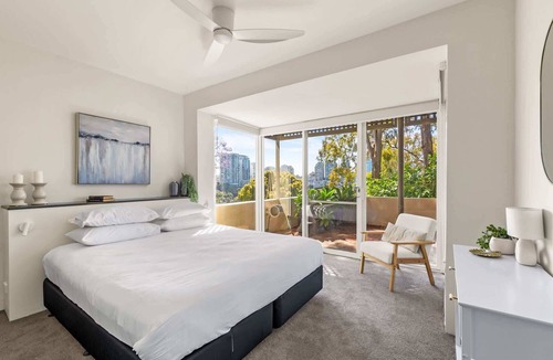 McMahons Point Apartment | 2-Bed Harbourside Home with Views in Fab Location