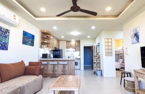 Wat Ket Apartment | 2-Bedroom Apartment with Nice View near Train Station.