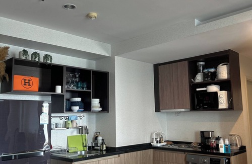 Mueang Samut Prakan District Condo | 2-bedroom condo in beautiful Tambon Sam Rong Nua with WiFi, AC, fitness room