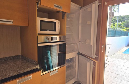 Burgau House | 2 bedrooms, 3 bathrooms, AC, Wi Fi, private pool - walk to the beach!
