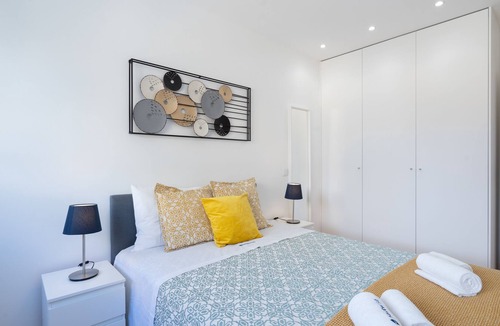 Vila Nova de Gaia Apartment | 2 Stylish Bright Flats w/ Balcony Gaia