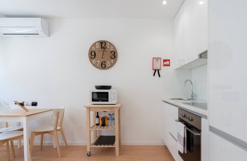 Vila Nova de Gaia Apartment | 2 Stylish Bright Flats w/ Balcony Gaia